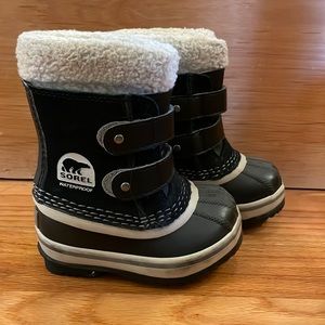 Kids Sorel Waterproof Snow Boot, Toddler size 5. Black